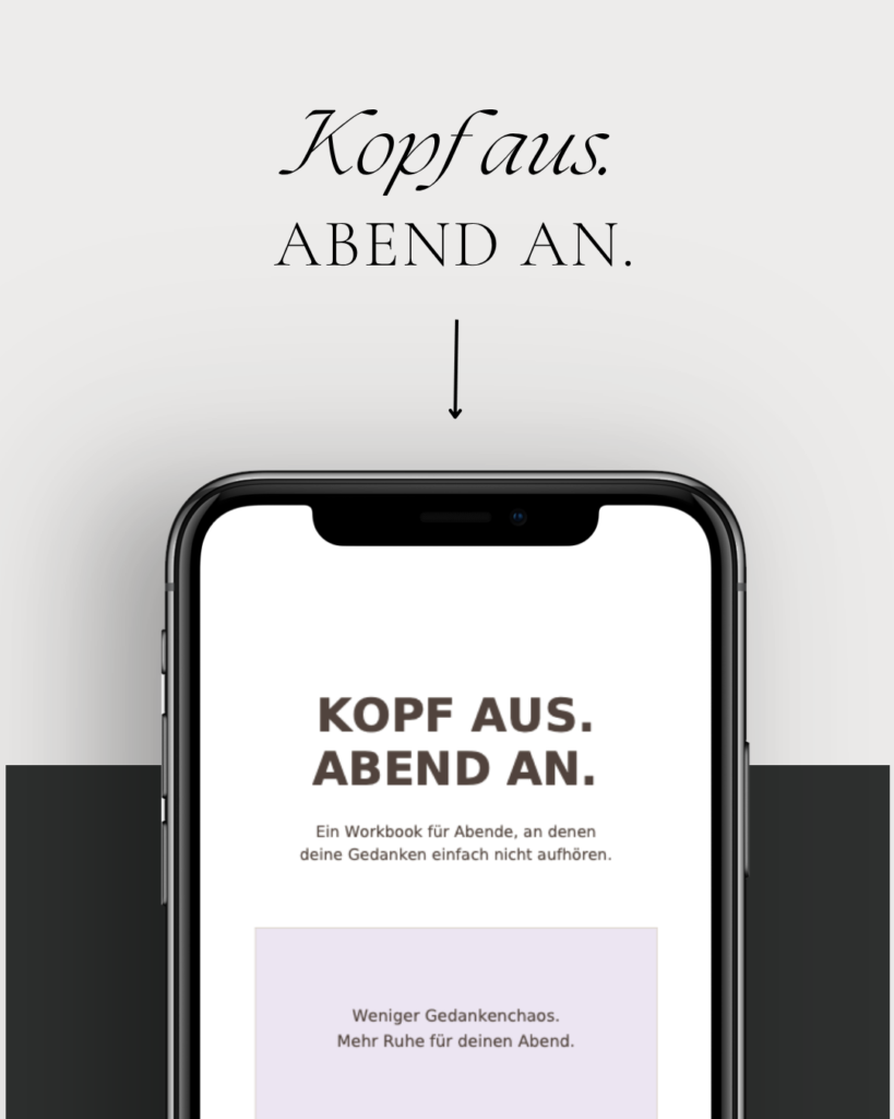 Smartphone-Mock-up des Workbooks ‚Kopf aus. Abend an.‘